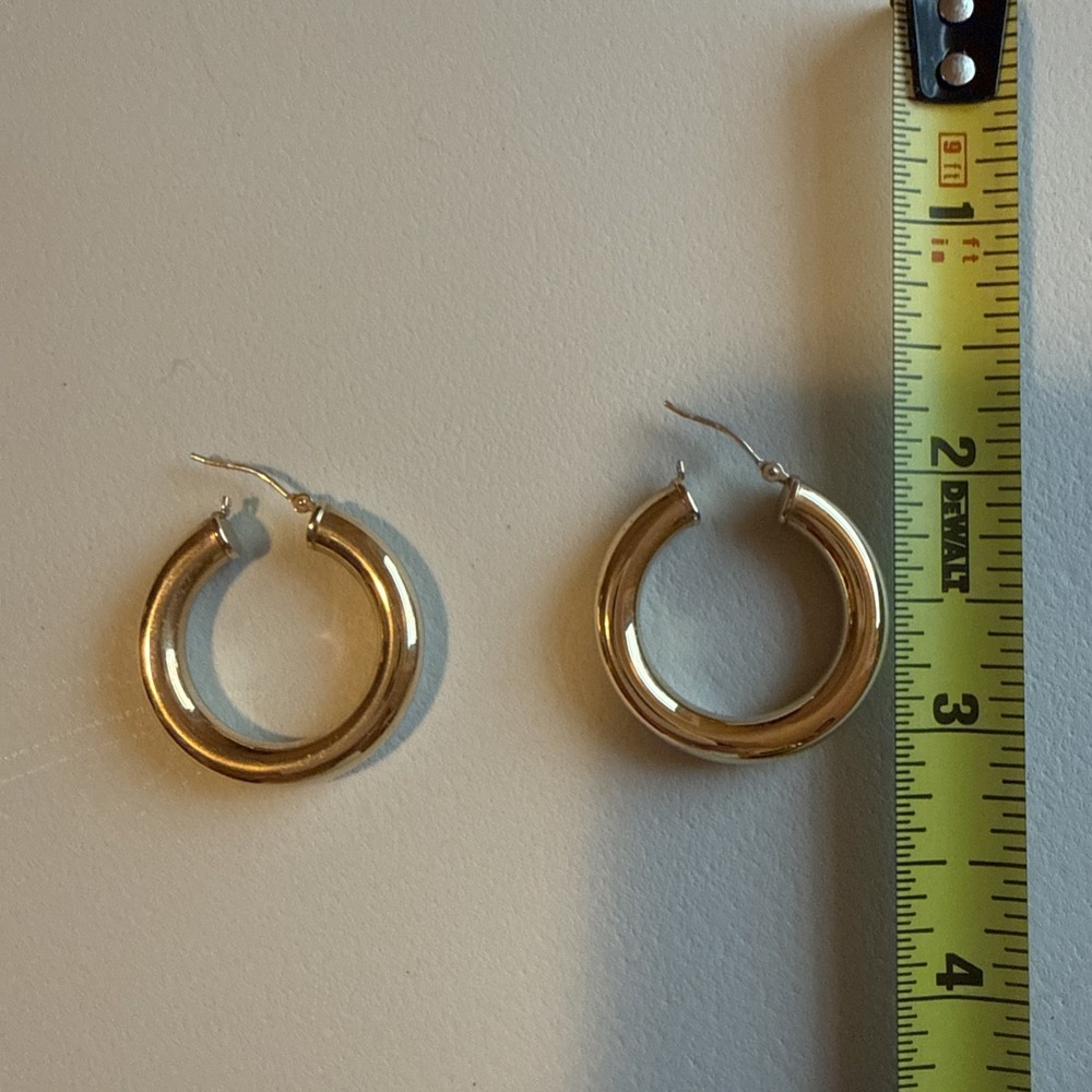 14k Polished Round Hoop Earrings 1 Inch Diameter 3 Grams Classic Old Money - Picture 7 of 10